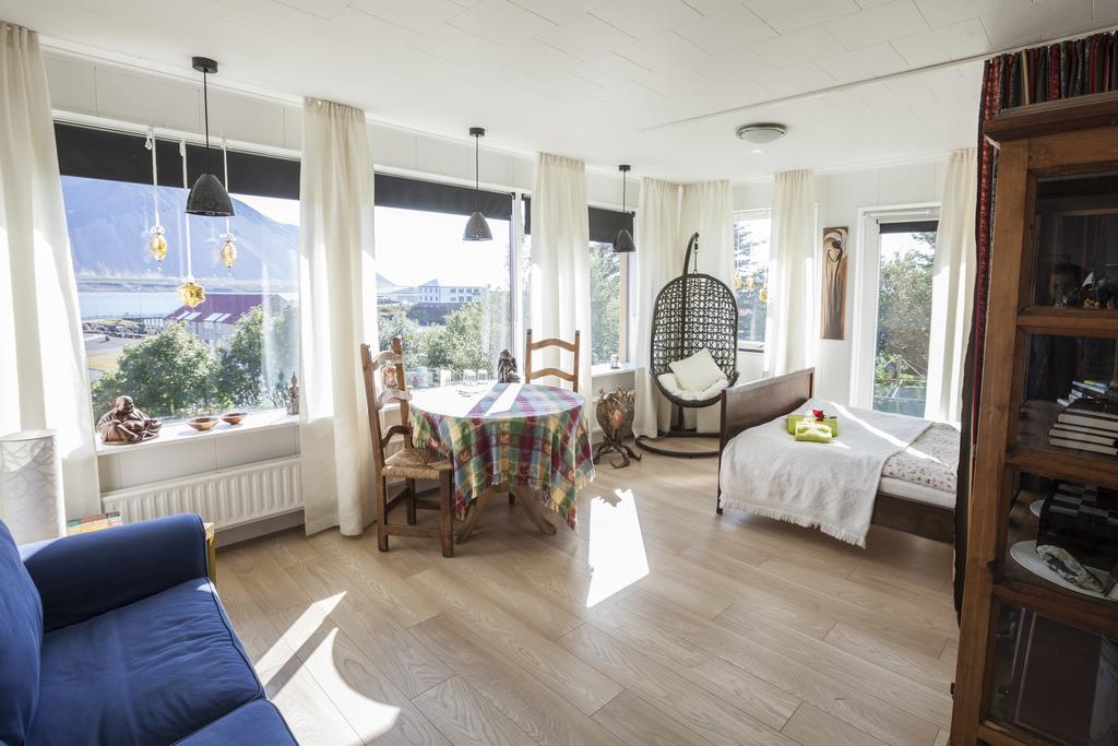 Blómasetrið Homestay Borgarnes Quarto foto